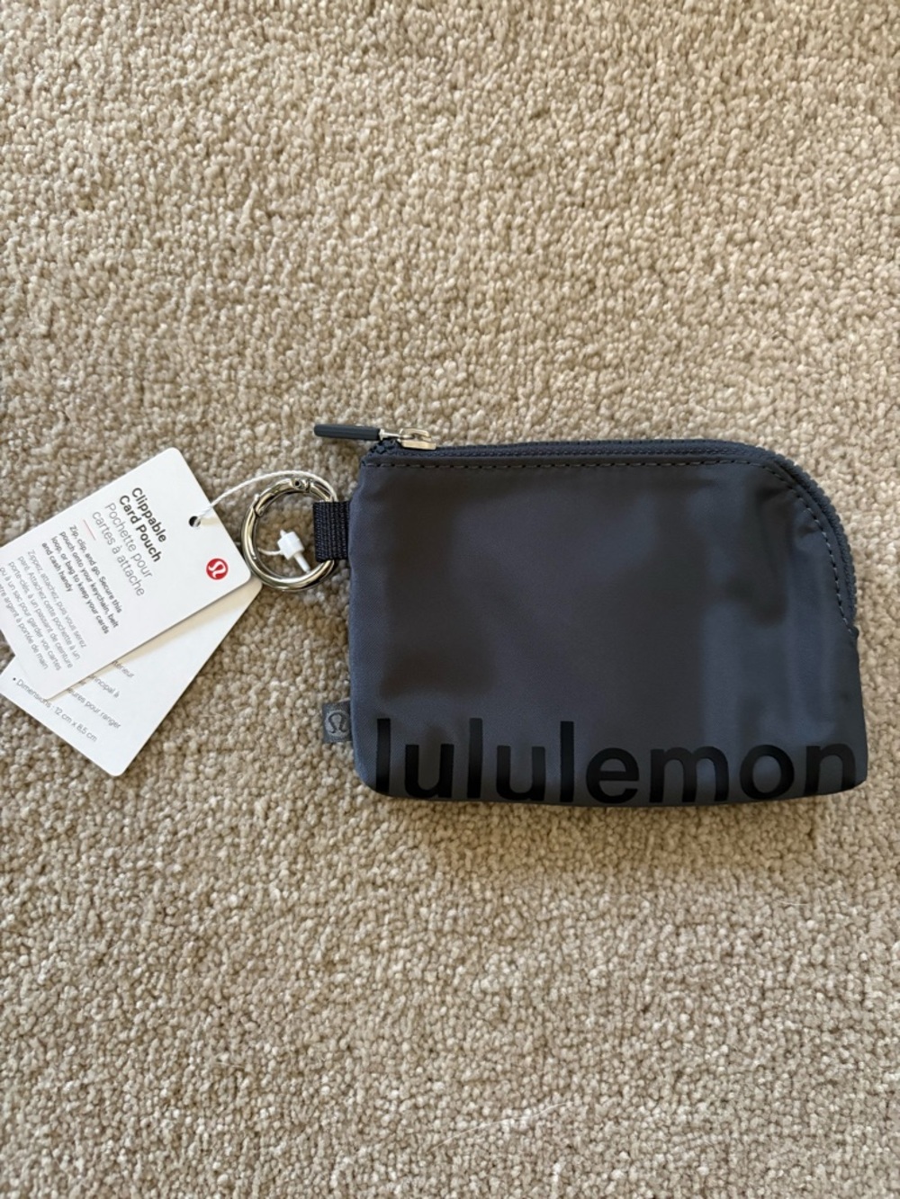 Lululemon Clippable card pouch NWT sold out color OLBL/BKNT